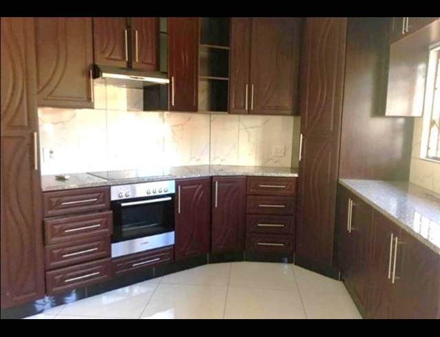 4 BEDROOM HOUSE FOR SALE IN ARBORETUM